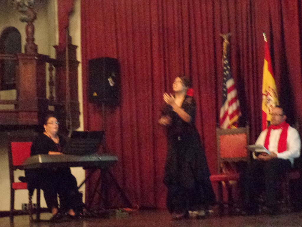 Sita Nadathur (soprano) sings "Que Te Importa" from the zarzuela Los Claveles.